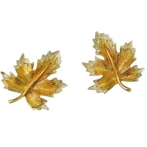 Vtg Sarah Coventry gold/silver tone leaf textured dimensional clip on earrings